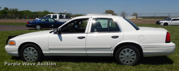 image for item DE1623 2010 Ford Crown Victoria Police Interceptor