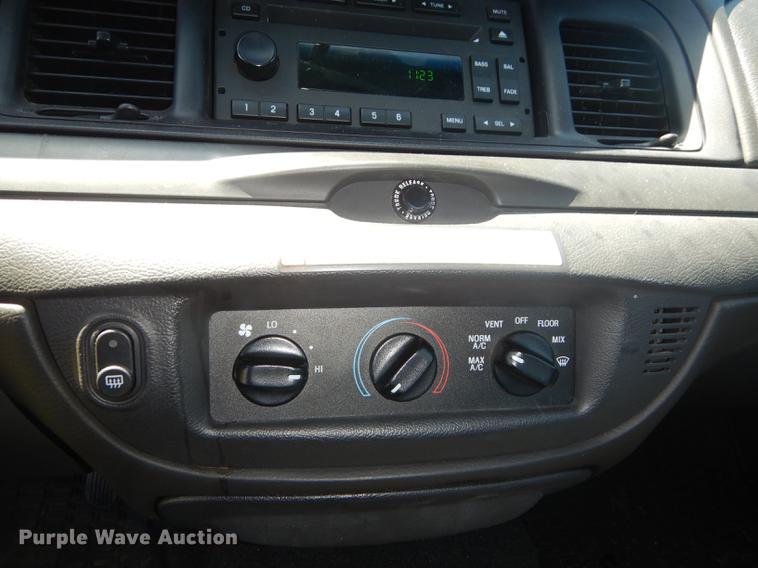 image for item DE1623 2010 Ford Crown Victoria Police Interceptor