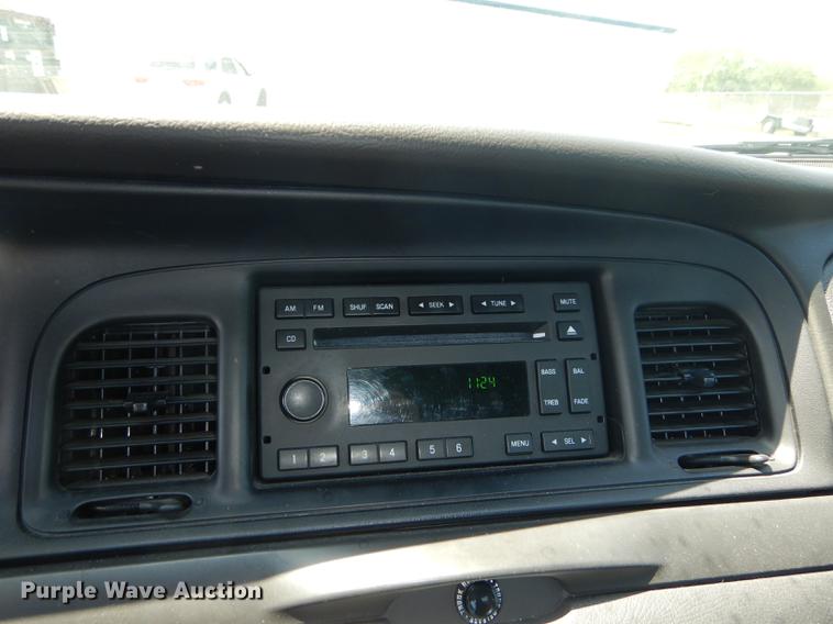 image for item DE1623 2010 Ford Crown Victoria Police Interceptor