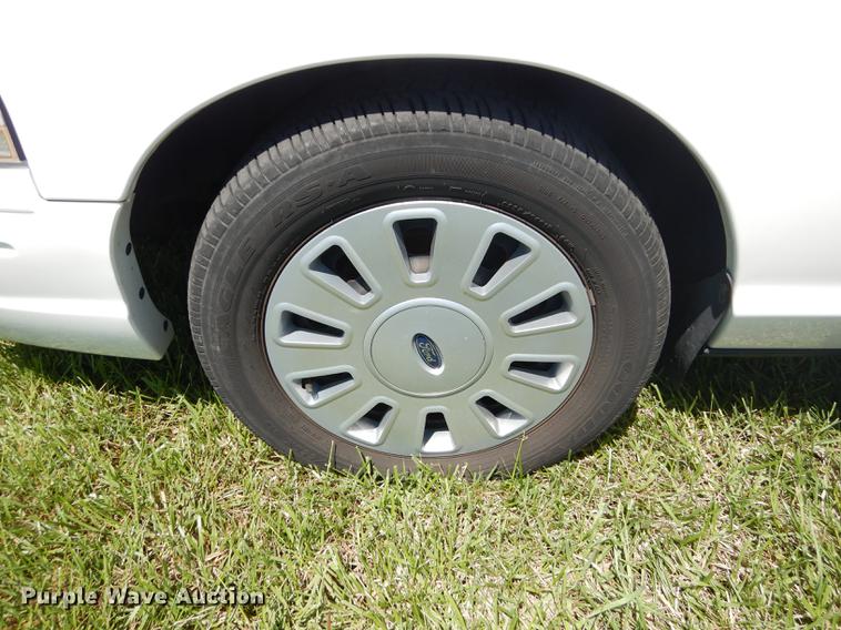 image for item DE1623 2010 Ford Crown Victoria Police Interceptor