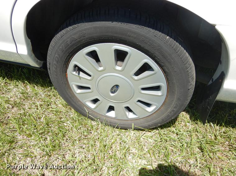 image for item DE1623 2010 Ford Crown Victoria Police Interceptor