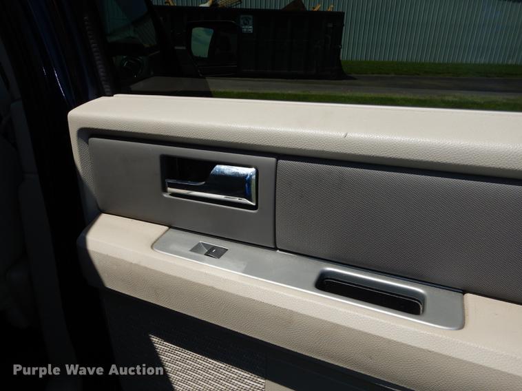 image for item DE1626 2008 Ford Expedition SUV