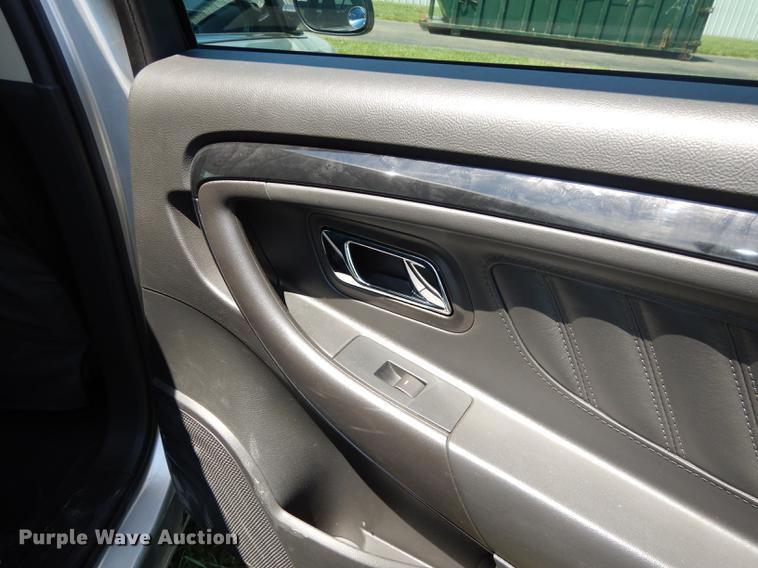 image for item DE1627 2011 Ford Taurus Limited