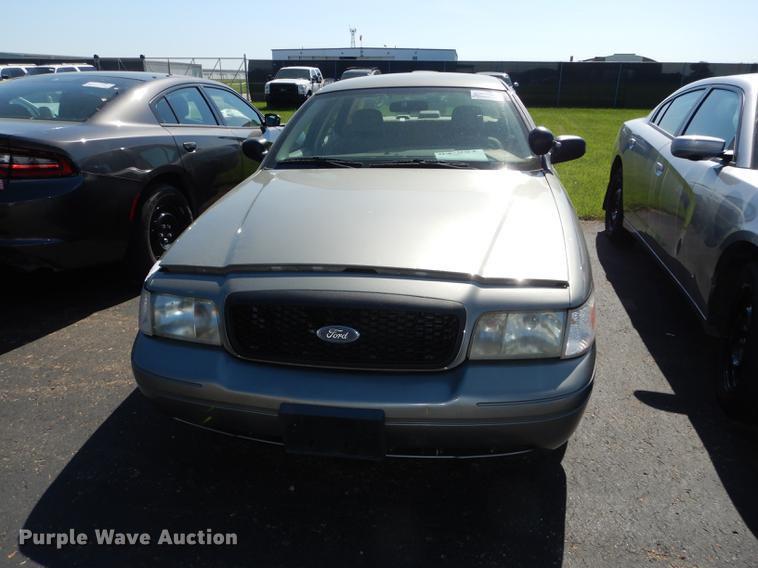 image for item DE1632 2004 Ford Crown Victoria Police Interceptor
