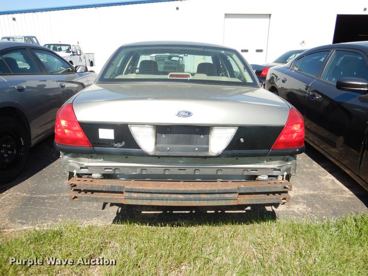 image for item DE1632 2004 Ford Crown Victoria Police Interceptor