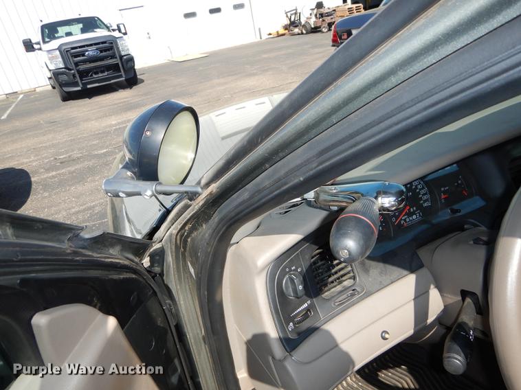 image for item DE1632 2004 Ford Crown Victoria Police Interceptor