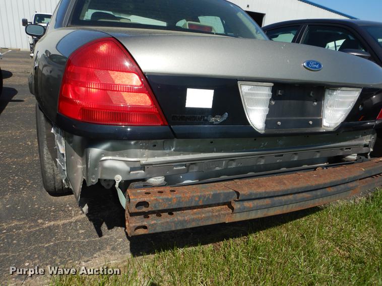 image for item DE1632 2004 Ford Crown Victoria Police Interceptor