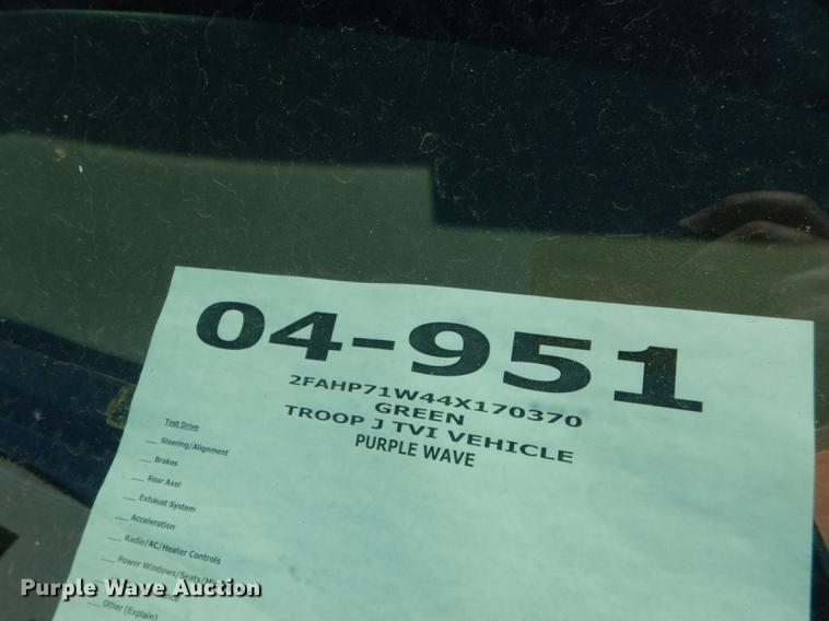 image for item DE1632 2004 Ford Crown Victoria Police Interceptor