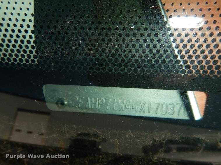 image for item DE1632 2004 Ford Crown Victoria Police Interceptor