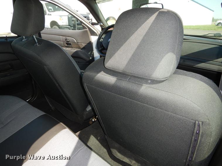 image for item DE1639 2009 Ford Crown Victoria Police Interceptor