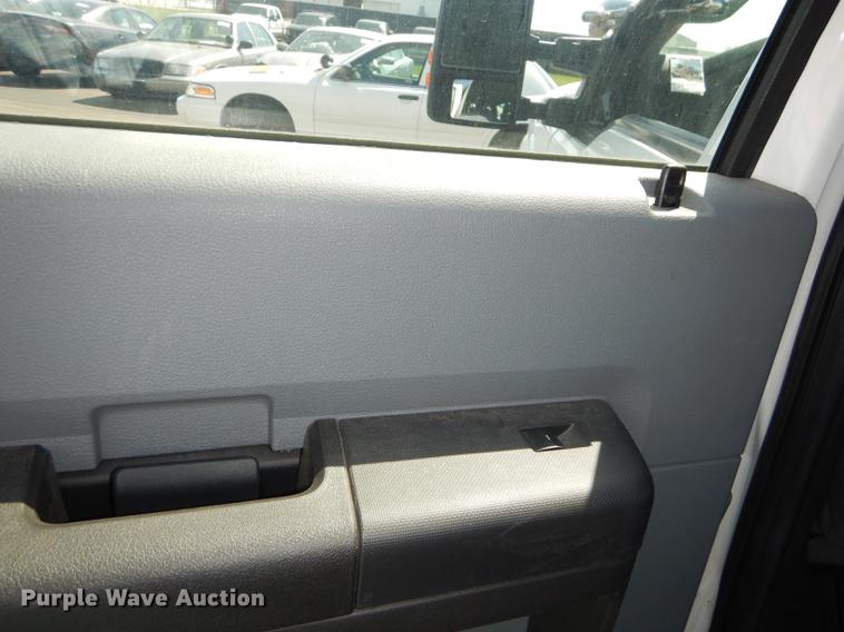 image for item DE1641 2014 Ford F250 Super Duty Crew Cab utility bed pickup truck