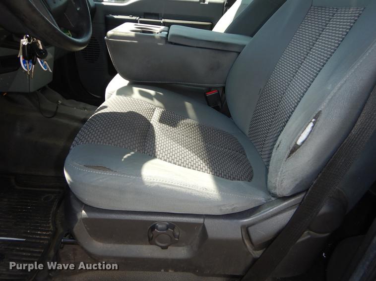 image for item DE1641 2014 Ford F250 Super Duty Crew Cab utility bed pickup truck