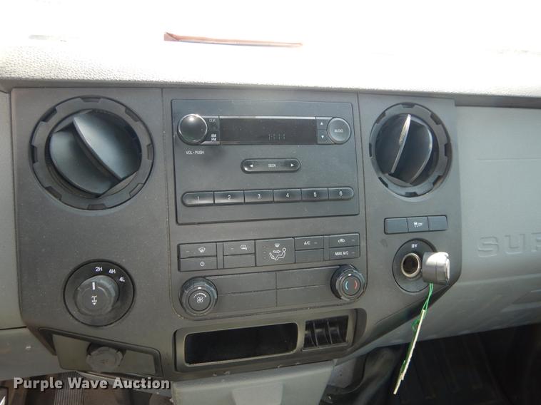 image for item DE1641 2014 Ford F250 Super Duty Crew Cab utility bed pickup truck