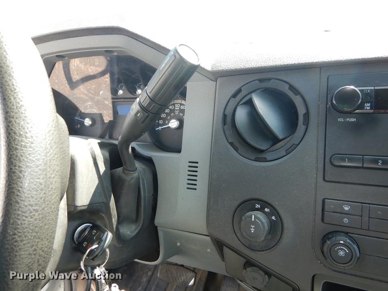 image for item DE1641 2014 Ford F250 Super Duty Crew Cab utility bed pickup truck