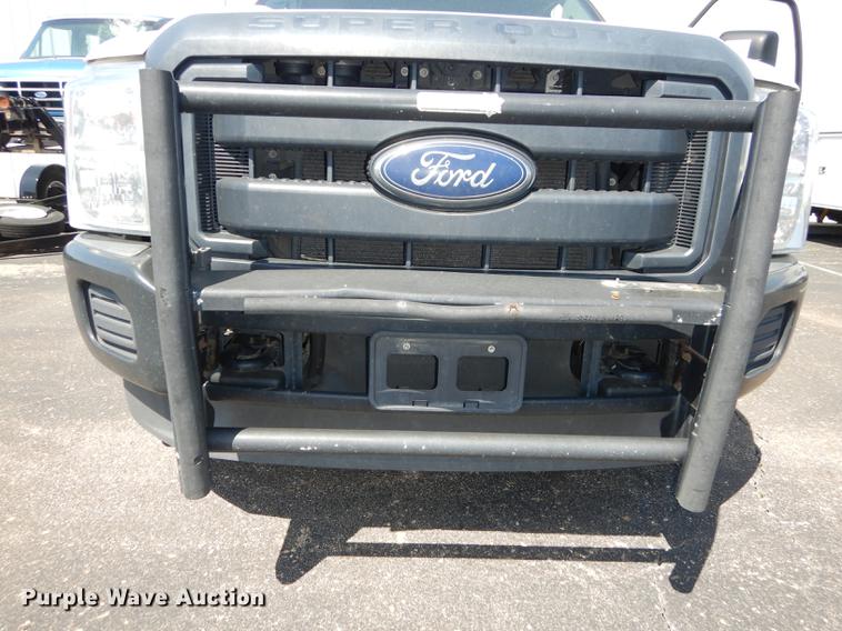 image for item DE1641 2014 Ford F250 Super Duty Crew Cab utility bed pickup truck
