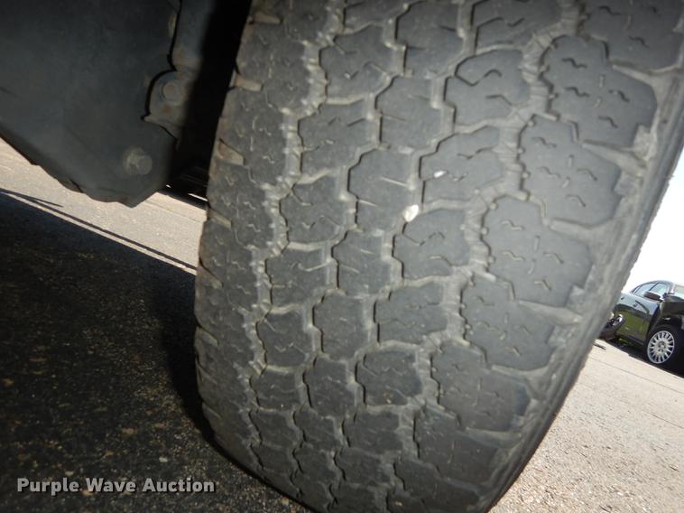 image for item DE1641 2014 Ford F250 Super Duty Crew Cab utility bed pickup truck