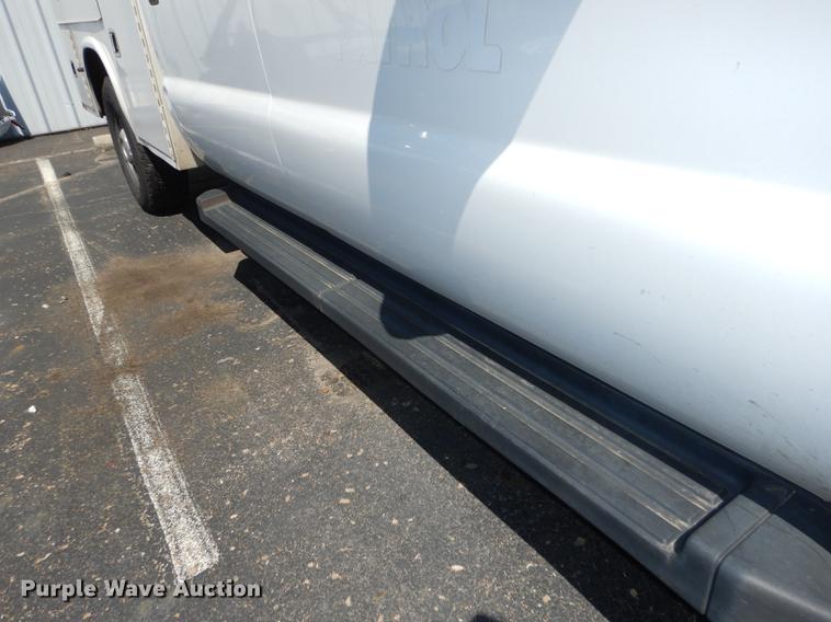 image for item DE1641 2014 Ford F250 Super Duty Crew Cab utility bed pickup truck