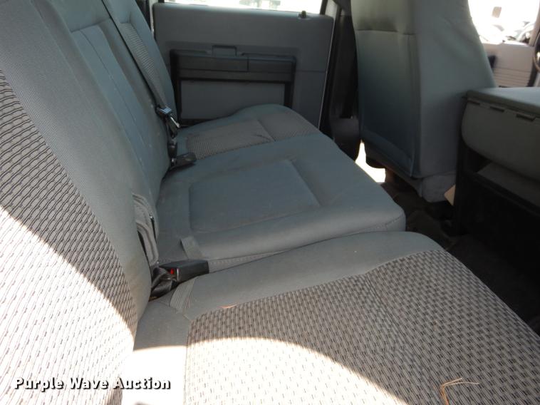 image for item DE1641 2014 Ford F250 Super Duty Crew Cab utility bed pickup truck