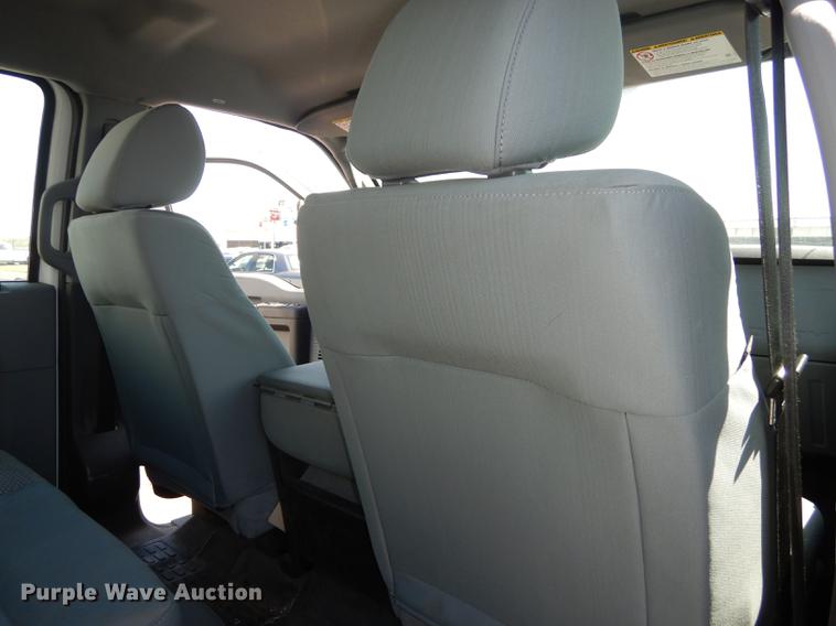 image for item DE1641 2014 Ford F250 Super Duty Crew Cab utility bed pickup truck