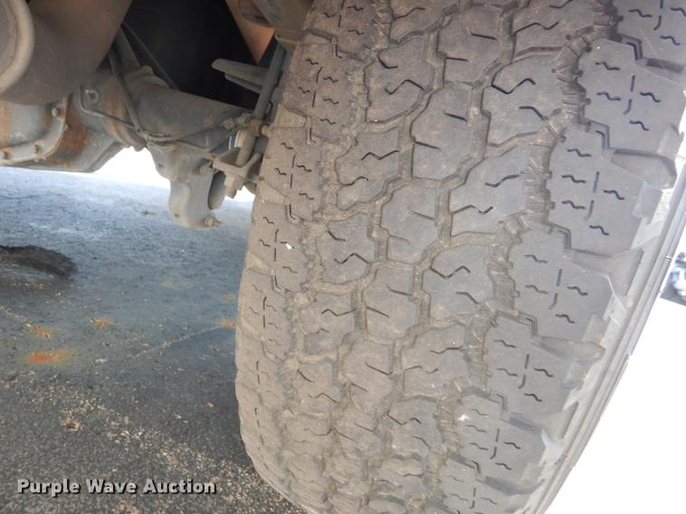 image for item DE1641 2014 Ford F250 Super Duty Crew Cab utility bed pickup truck