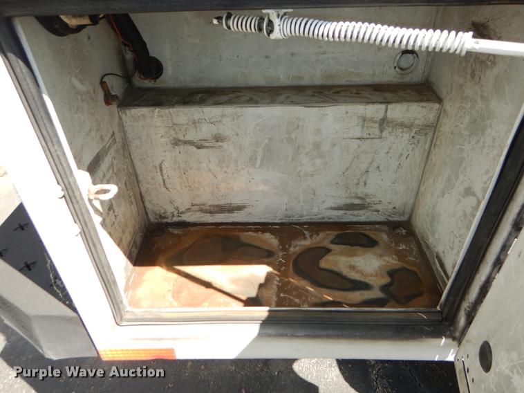 image for item DE1641 2014 Ford F250 Super Duty Crew Cab utility bed pickup truck