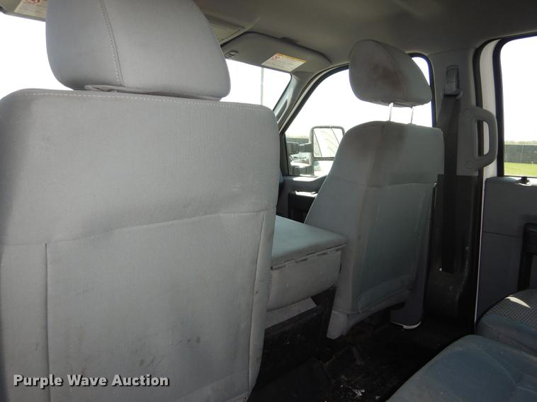 image for item DE1642 2014 Ford F250 Super Duty Crew Cab utility bed pickup truck