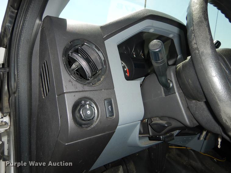 image for item DE1642 2014 Ford F250 Super Duty Crew Cab utility bed pickup truck