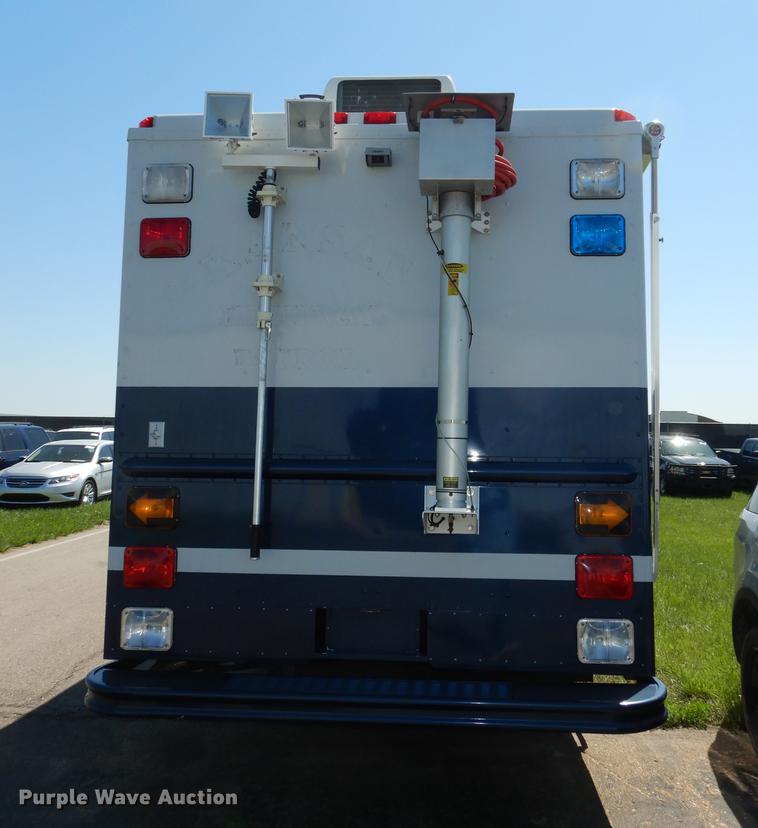 image for item DE1644 1990 Chevrolet Command Center truck