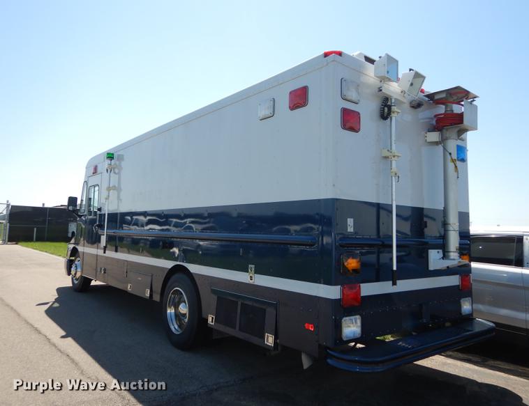 image for item DE1644 1990 Chevrolet Command Center truck