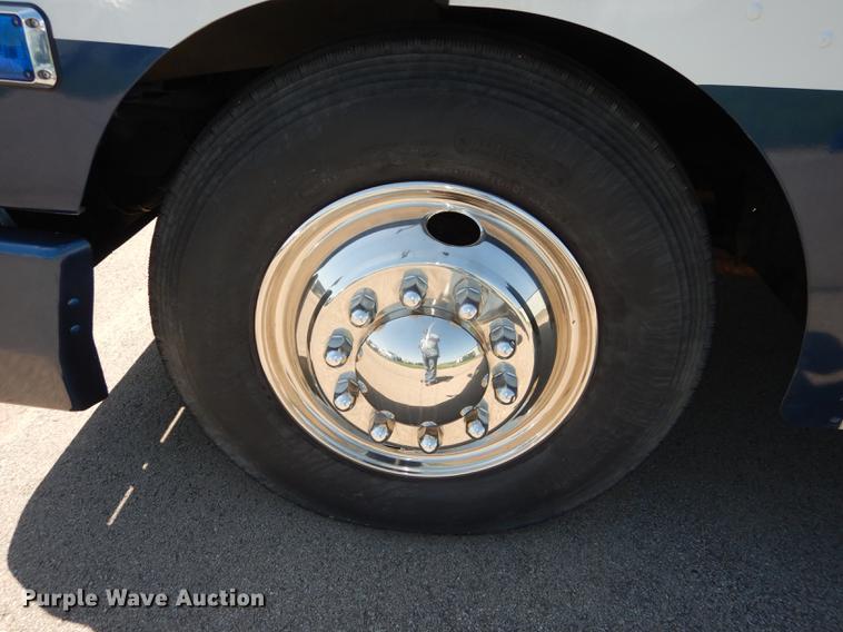 image for item DE1644 1990 Chevrolet Command Center truck