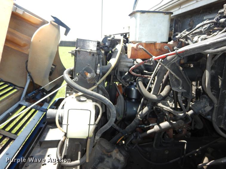 image for item DE1644 1990 Chevrolet Command Center truck