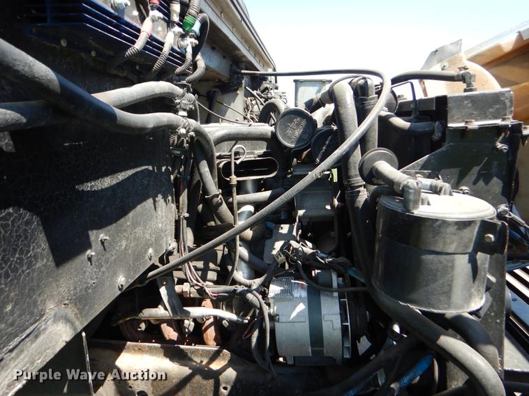 image for item DE1644 1990 Chevrolet Command Center truck