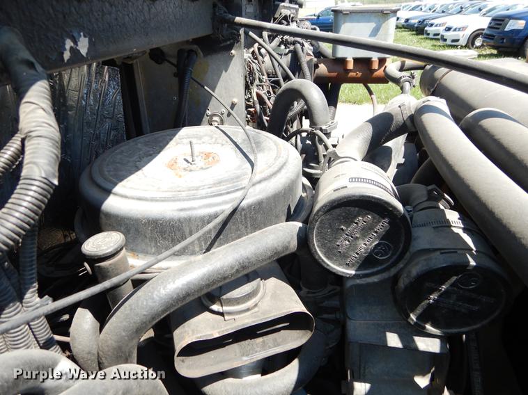 image for item DE1644 1990 Chevrolet Command Center truck