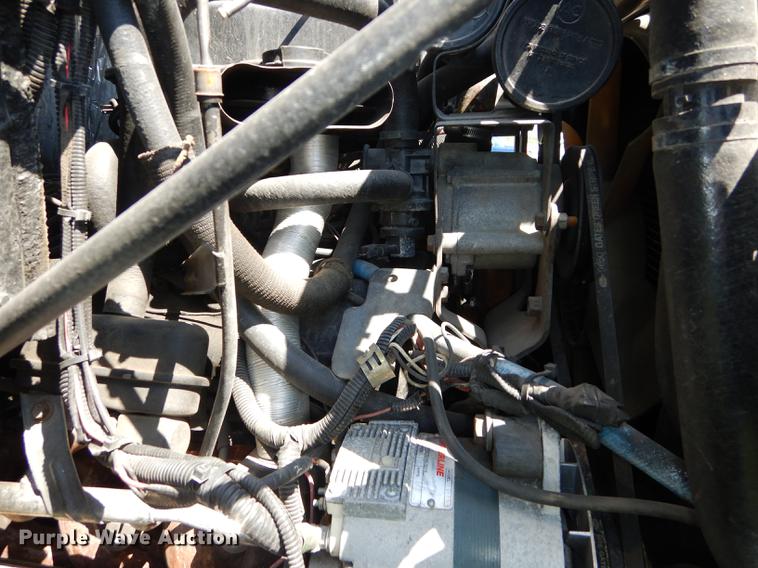 image for item DE1644 1990 Chevrolet Command Center truck