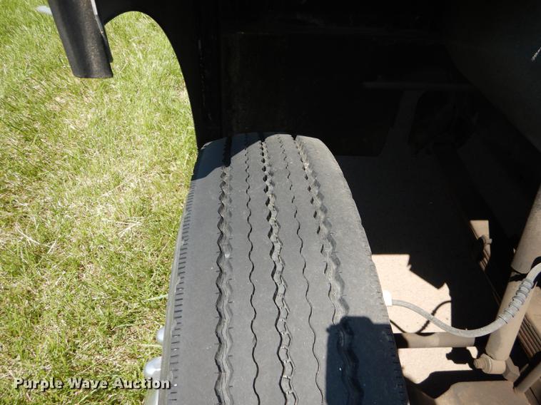 image for item DE1644 1990 Chevrolet Command Center truck