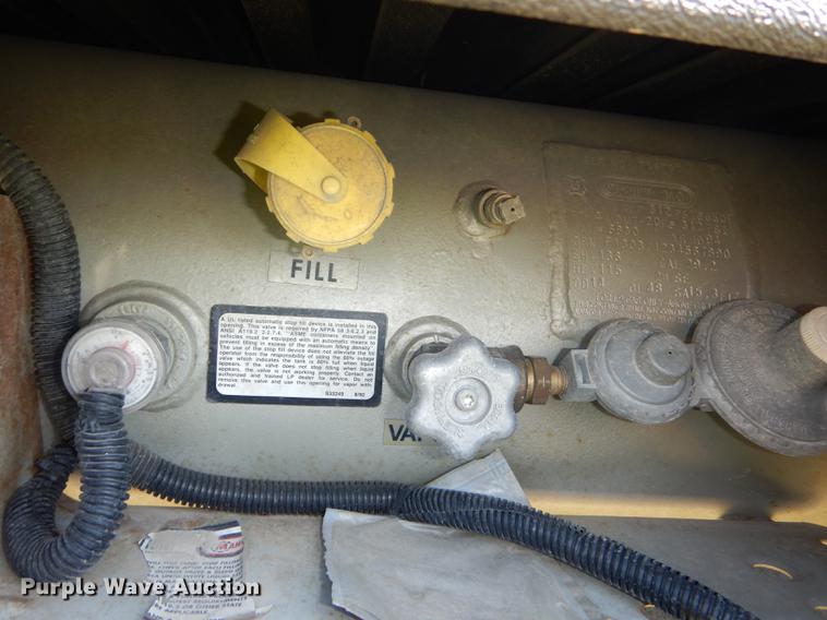 image for item DE1644 1990 Chevrolet Command Center truck