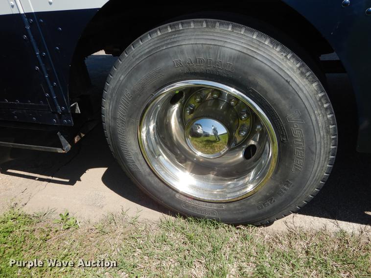 image for item DE1644 1990 Chevrolet Command Center truck