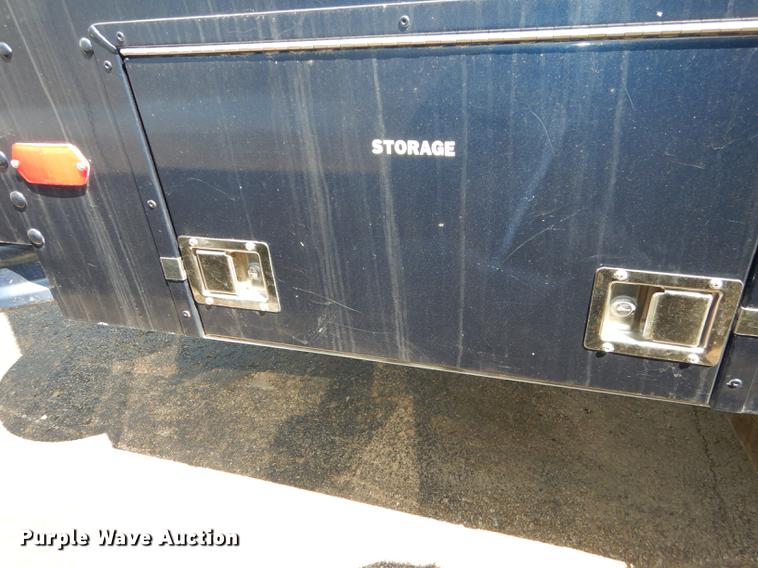 image for item DE1644 1990 Chevrolet Command Center truck