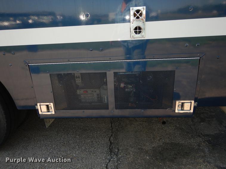 image for item DE1644 1990 Chevrolet Command Center truck