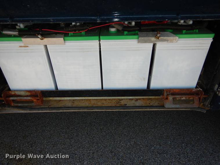 image for item DE1644 1990 Chevrolet Command Center truck