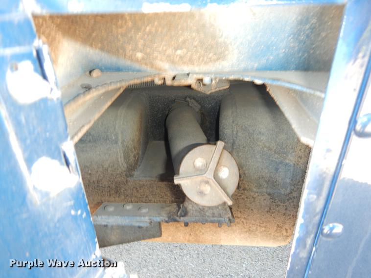 image for item DE1644 1990 Chevrolet Command Center truck