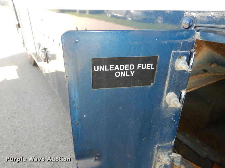 image for item DE1644 1990 Chevrolet Command Center truck