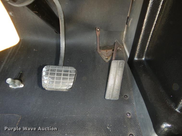 image for item DE1644 1990 Chevrolet Command Center truck