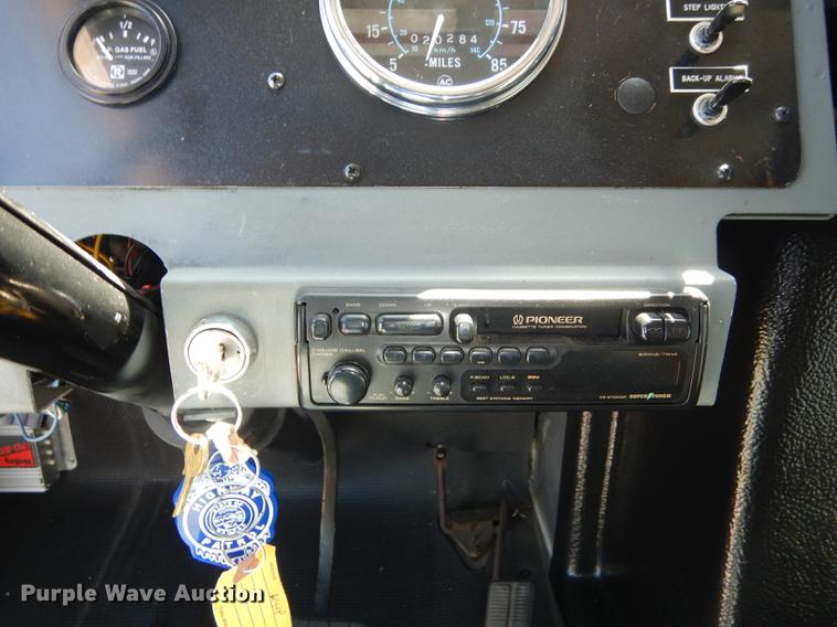 image for item DE1644 1990 Chevrolet Command Center truck