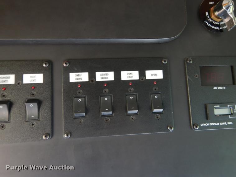 image for item DE1644 1990 Chevrolet Command Center truck