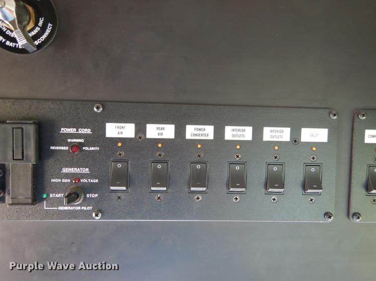 image for item DE1644 1990 Chevrolet Command Center truck