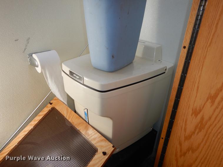 image for item DE1644 1990 Chevrolet Command Center truck