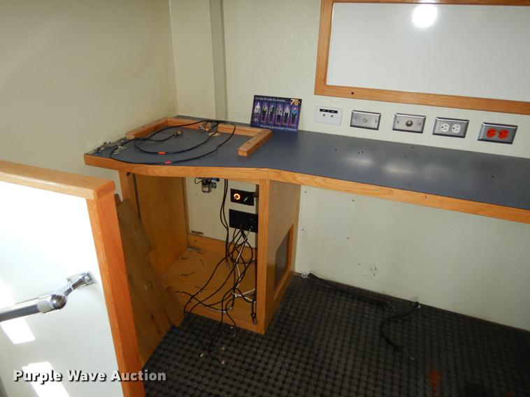 image for item DE1644 1990 Chevrolet Command Center truck