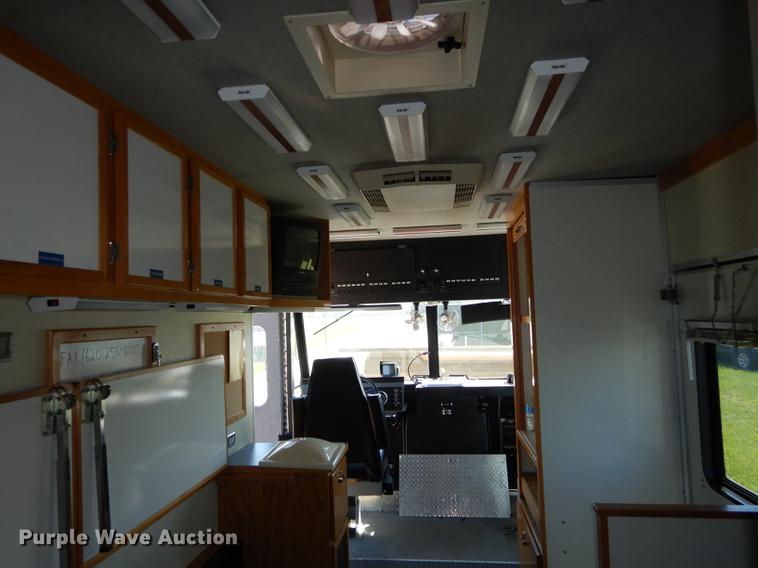 image for item DE1644 1990 Chevrolet Command Center truck