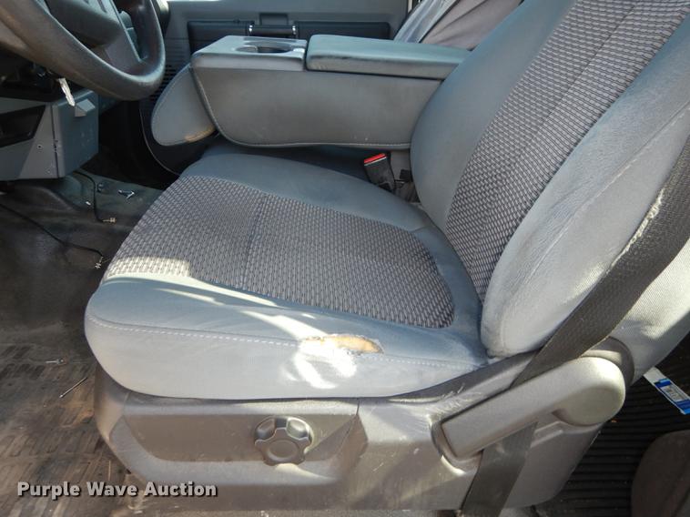 image for item DE1645 2012 Ford F250 Super Duty Crew Cab utility bed pickup truck